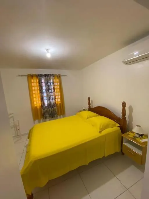 Сasa de vacaciones Charmante Maison Entierement Equipee Avec Piscine Et Jacuzzi Petit-Bourg